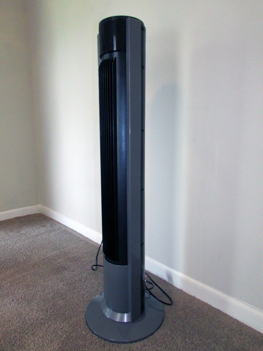 Better Homes & Gardens 40 5- Speed Tower Fan, Internal Oscillation, Black.