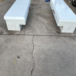500$ Two Side Tool Box Weather Guard with key. perfect condition 