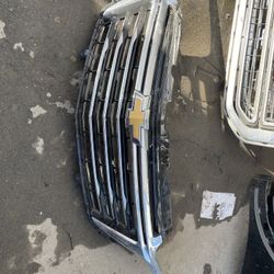 Chevy Tahoe Suburban Grille Part