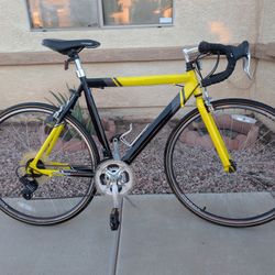 700x28c. SHIMANO VITESSE MENS ROAD GRAVEL BIKE (L).21". EXCELLLENT CONDITION FRESHLY TUNE UP 👌🏼