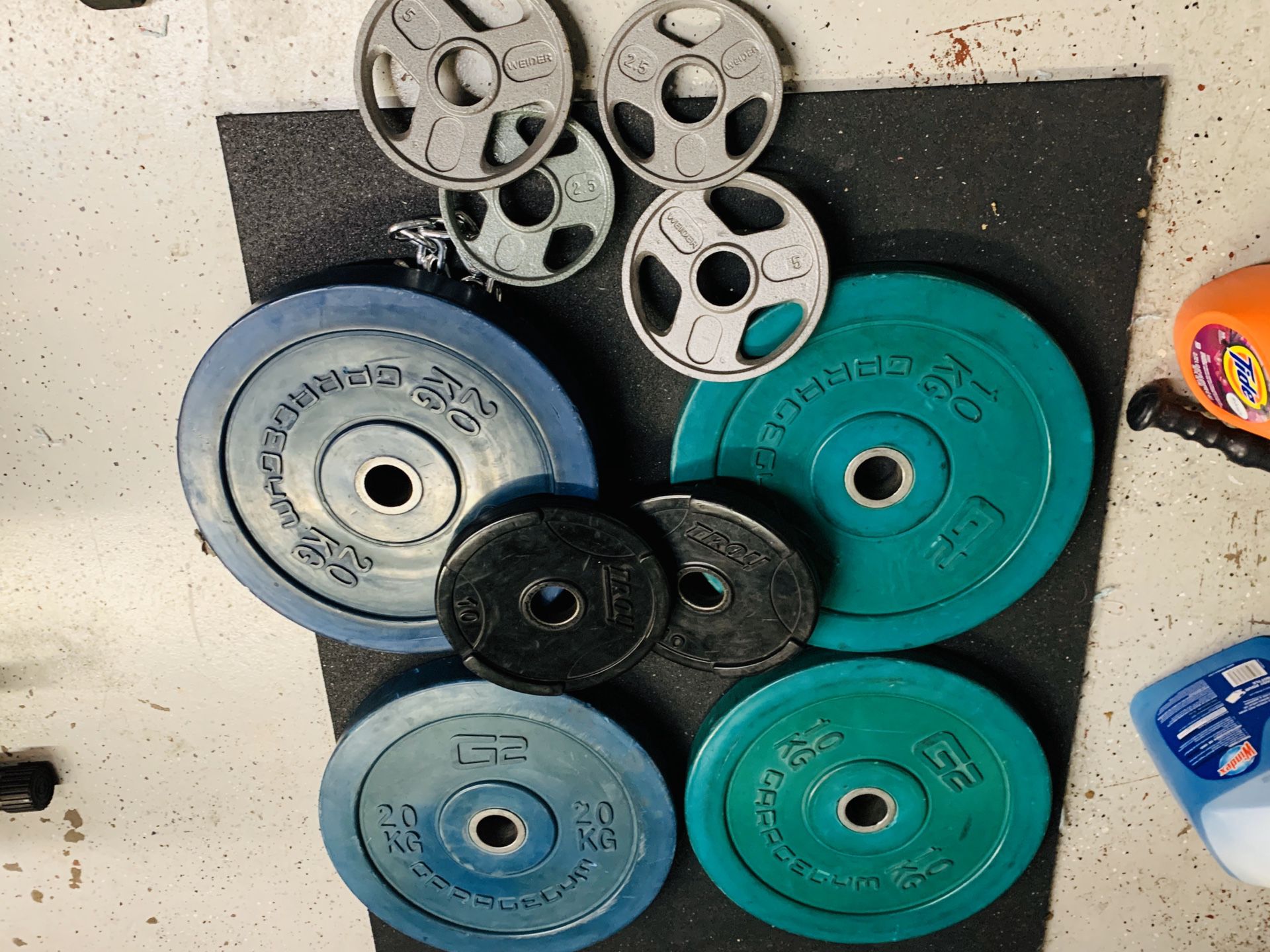 Bumper plates and change plates