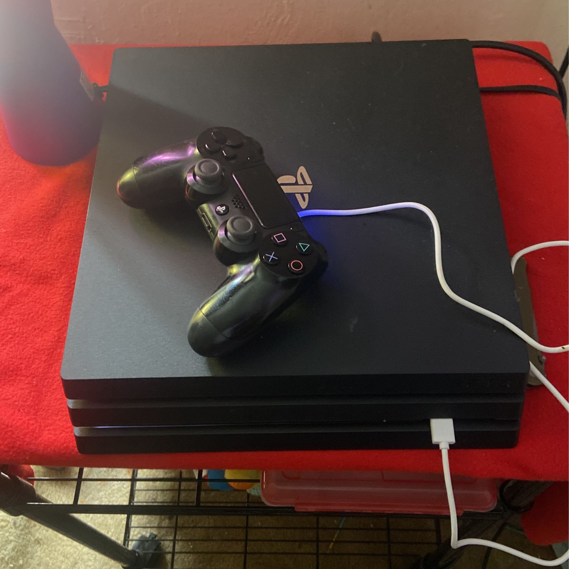 Sony PS4 Pro 1TB W Controller 
