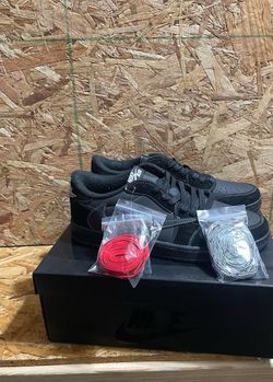 travis scott phantoms size 10