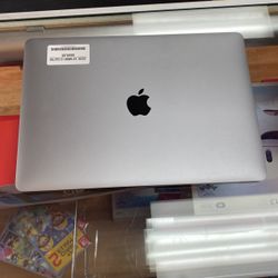 MacBook Pro 13” | i7 | 32GB RAM | 1TB (2020)