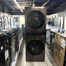 🔥LG 4.5 CUBIC FT. BLACK STEEL WASHER AND GAS DRYER TOWER🔥