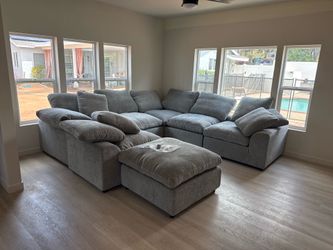 Modular sectional couch