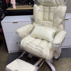 Executive Office Chair with Lumbar Support & Leg Rest
