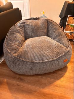 Oversized bean bag chairs/ lounge chairs