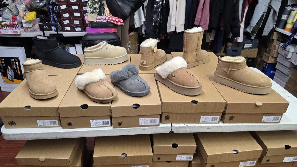 Uggs Boots Size 7,8,9