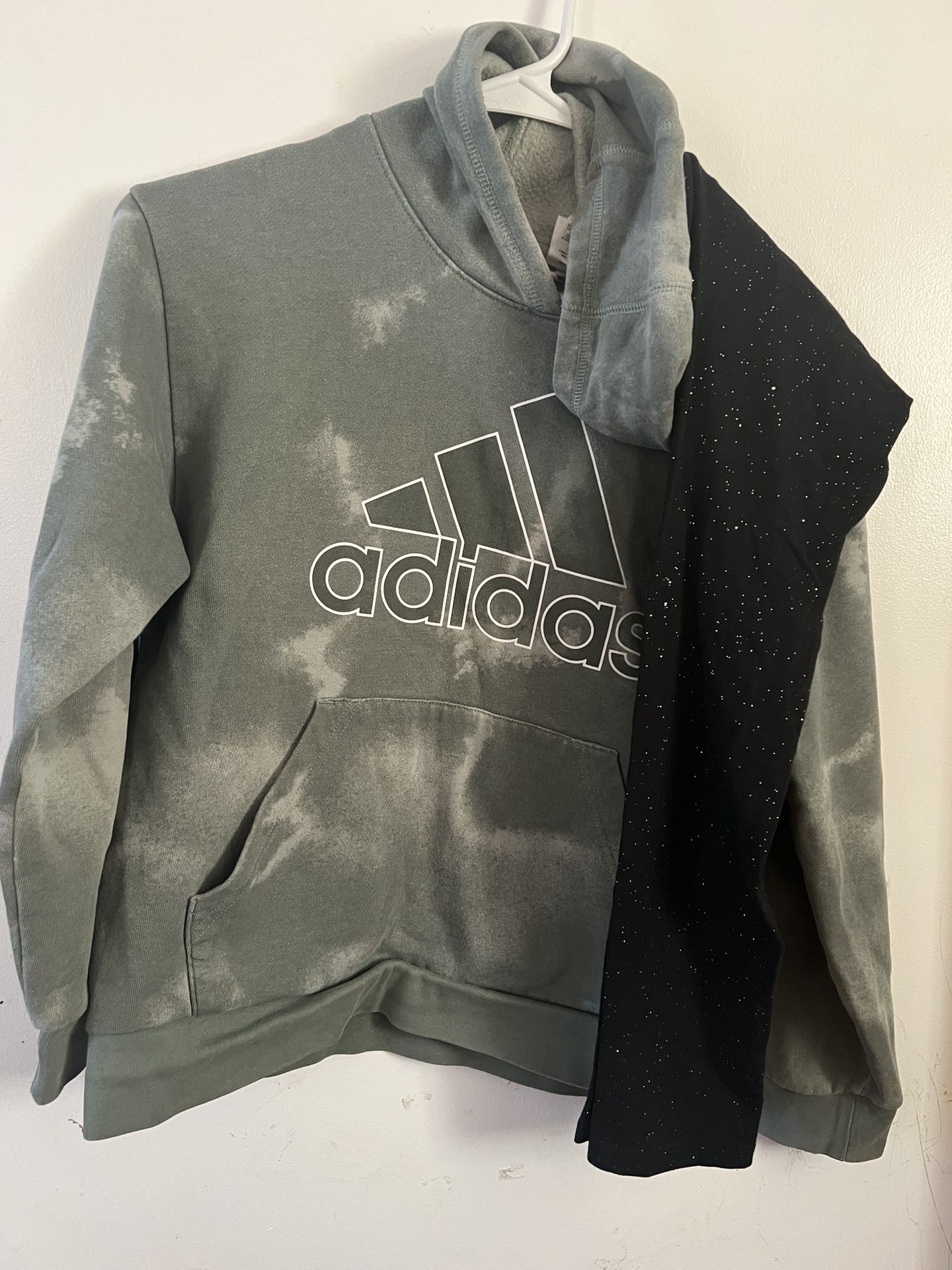Adidas Green Hoodie and black legging 10/12