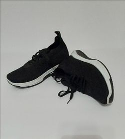 Slip on shoes $3 sz 6
