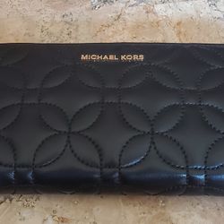 Michael Kors Floral Quilted Wallet/Wristlet 