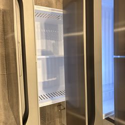 LIKE NEW !! LG FRIDGE NEED GONE ASAP