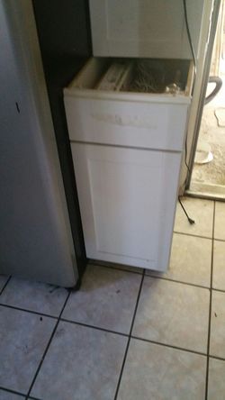 Kitchen cabinet