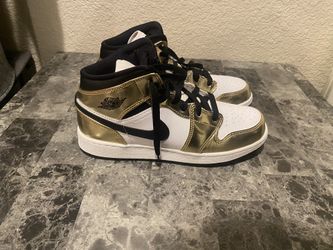 Nike Air Jordan 1 Retro Mid SE “Metallic Gold” DC1420-700 