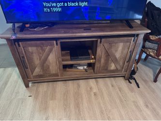 Entertainment center