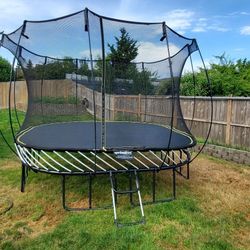 11×11 Springfree Trampoline 
