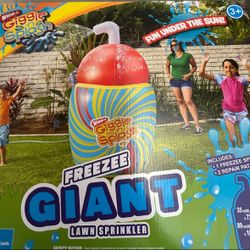 New freezee Giant Lawn Sprinkler 