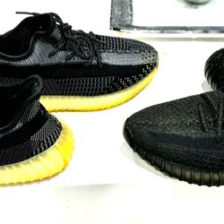 YEEZY Adidas 