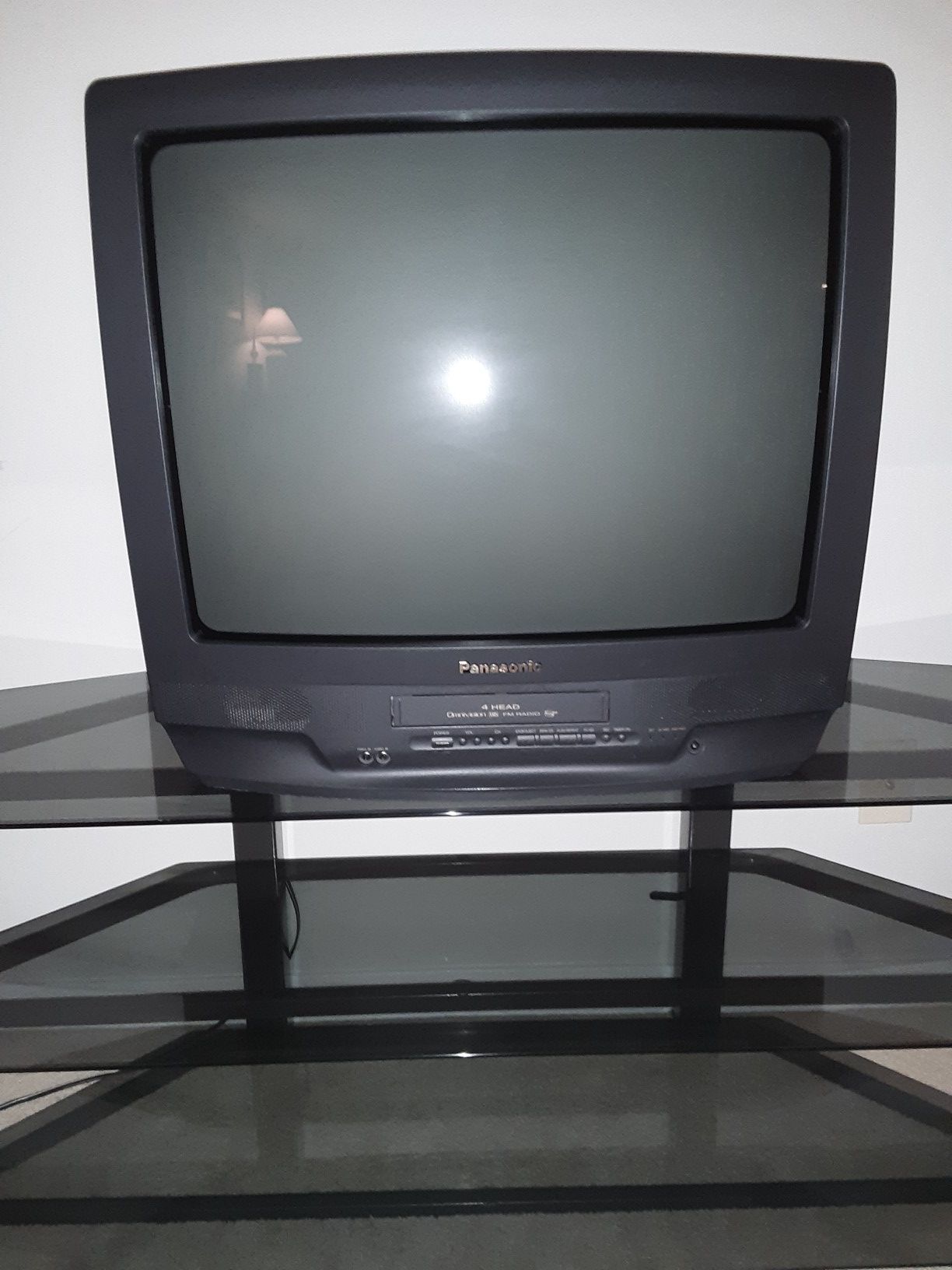 25 Inch CRT TV/VHS Combo (Panasonic pv-c2540)