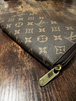 Louis Vuitton Zippy Wallet