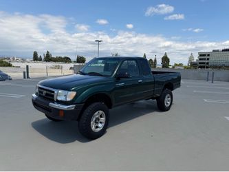 4X4 Toyota 4 cylinder TACOMA 5 speed Extra Cab