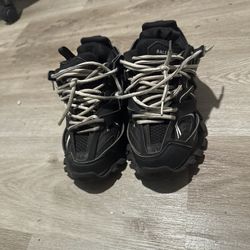 Balenciagas Tracks