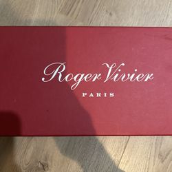 Roger Vivier Paris Low Heel