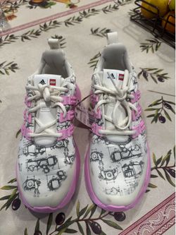 Women tenis shoes new adidas Lego $30 Fontana