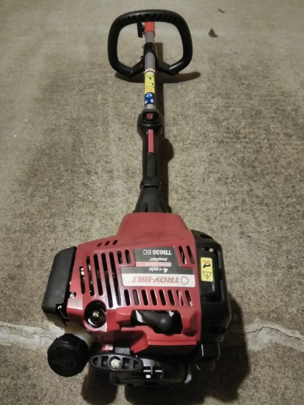 4 cycle Troy Bilt weed eater , engine only. NEW for Sale in Sacramento