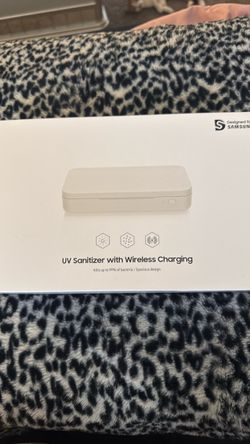 UV Sanitizer with Wireless charging