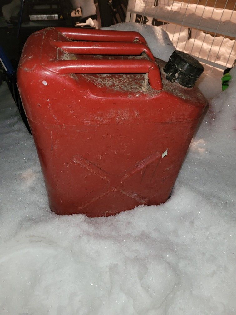 3 Metal Gas Cans