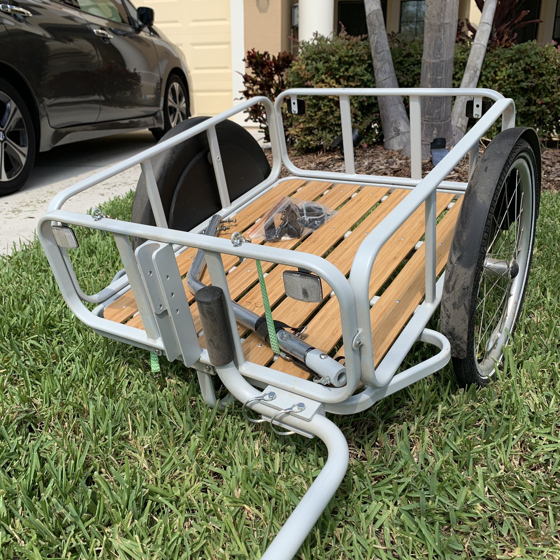 Bike trailer (dogs or cargo)