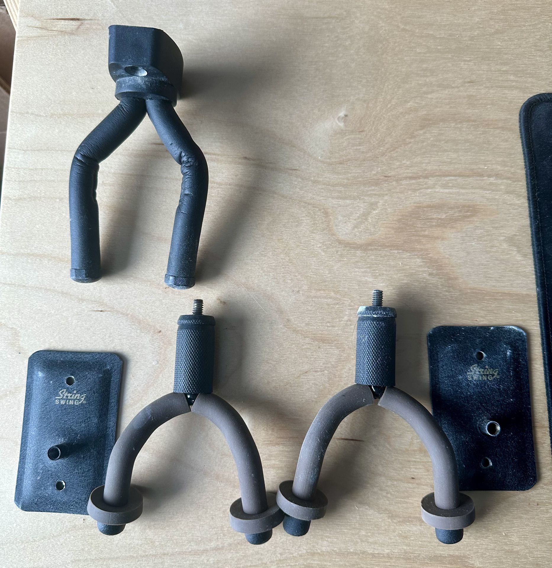 String Swing Guitar Wall Mounts