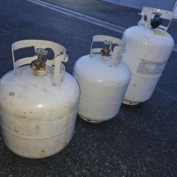 Empty Propane Tanks in good condition ready to refill ans used  asking $110