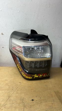 2014-2022 TOYOTA 4RUNNER LEFT/DRIVERS/LH SIDE TAIL LIGHT OEM