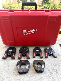 Milwaukee Press Jaw Set For 1/2’’ To 2” Black Iron/ Galv Pipe 49-16-2697