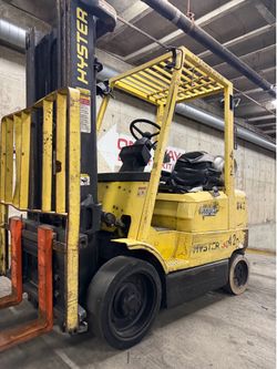 HYSTER forklift 5000 lb,3 stage, side shift