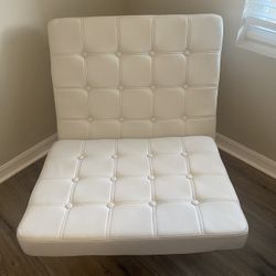 Living room luxury chairs