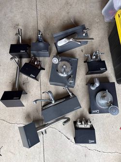 Lot of 11 Showroom Display Faucets & Shower Kits - Gerber / Danze - AS IS