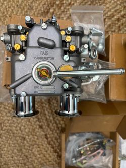 Dual carburetors