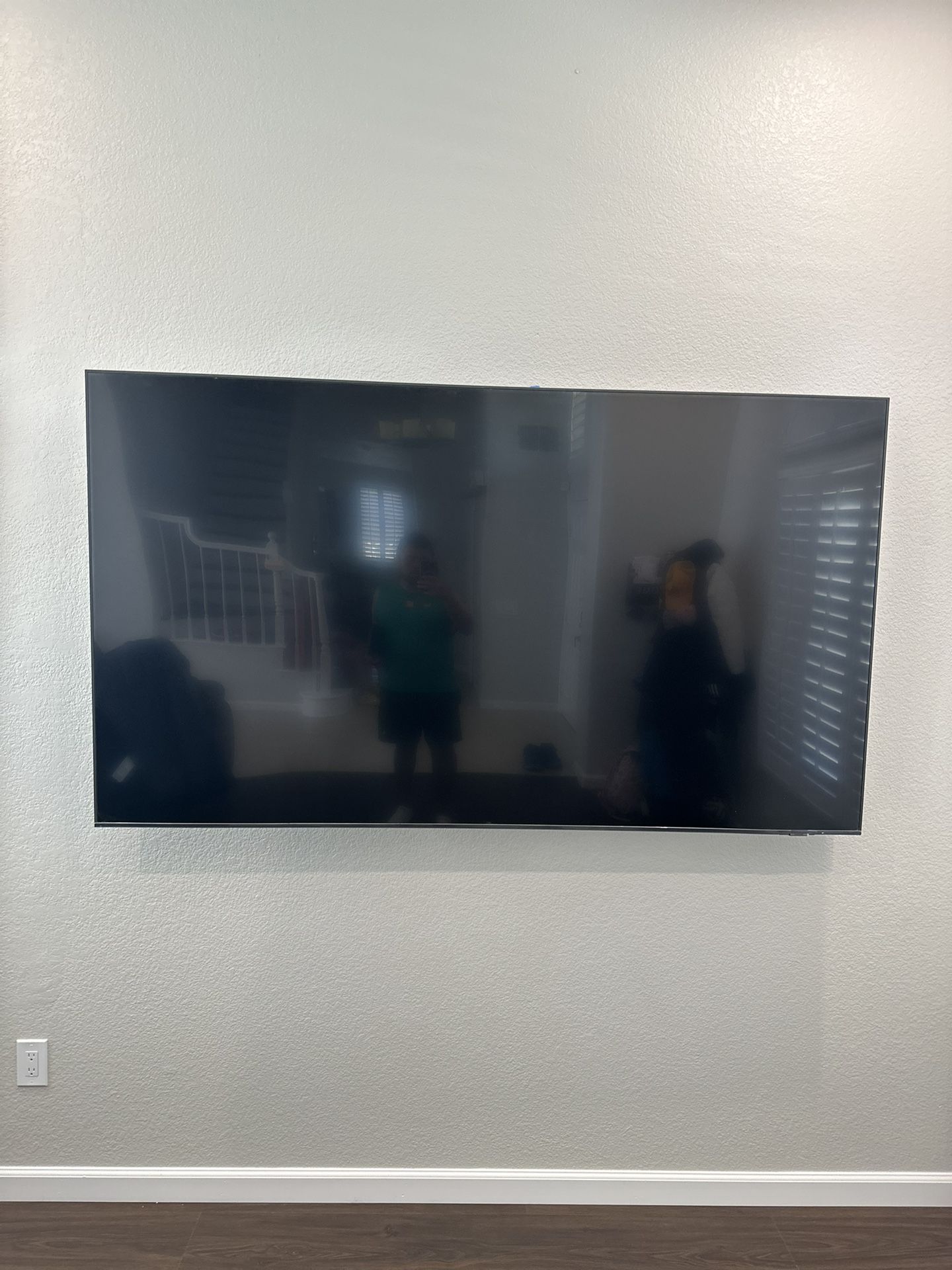 85” Samsung TV With Mount And Control 