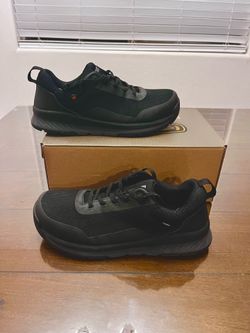 Bogs Men's Work Safety Shoes - Size 8.5