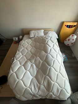 Full Bed Matress Topper
