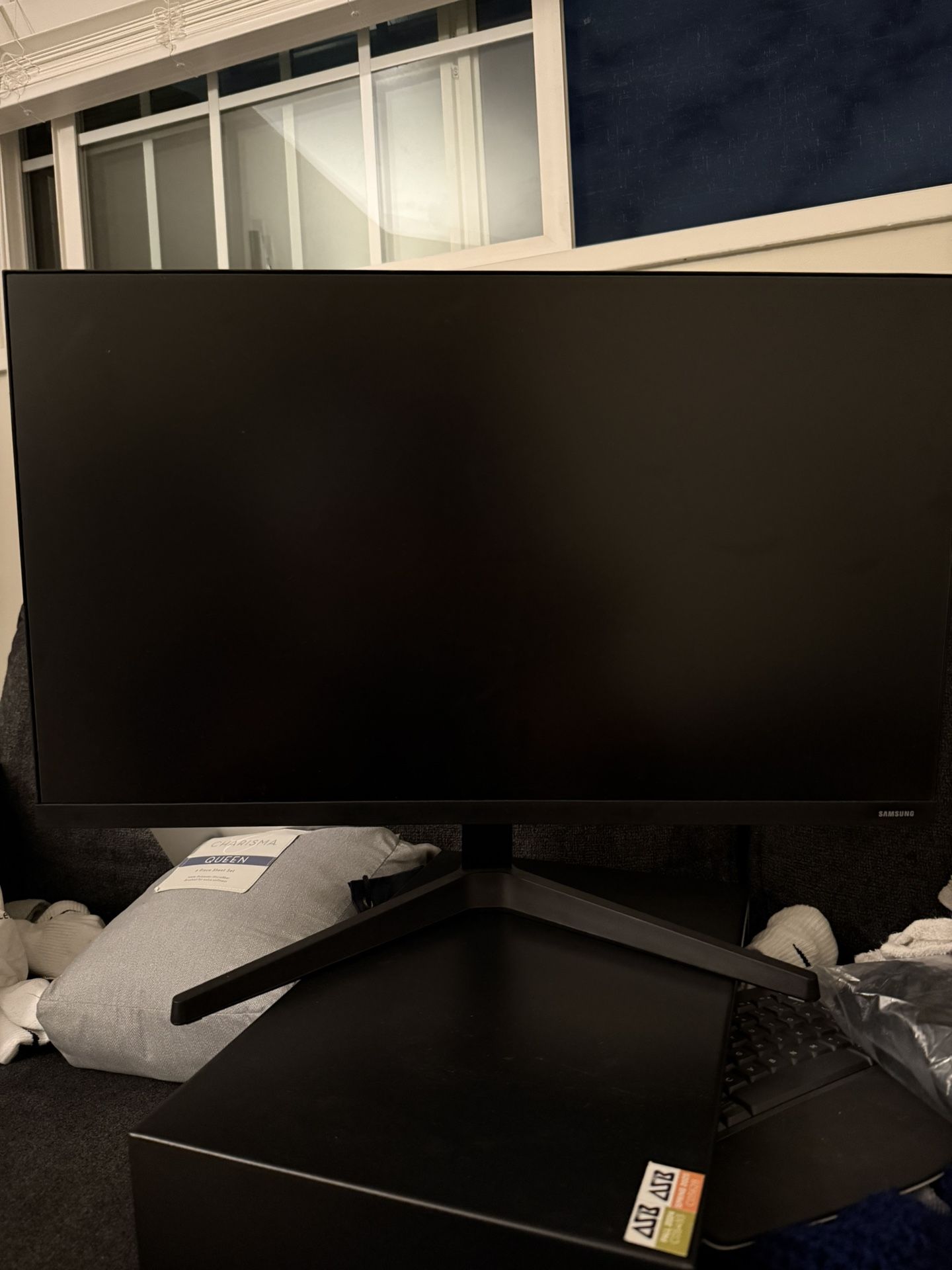 Desktop Monitor - 27.5 in
