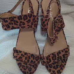 women's heeled sandals