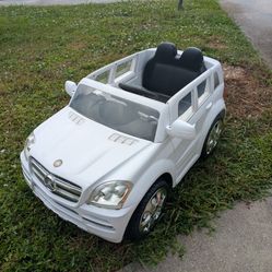 Rollplay 6V Mercedes-Benz GL450 SUV Powered Ride-On 
