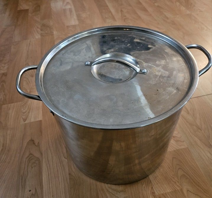 Stainless Steel  Stock Pot With Lid