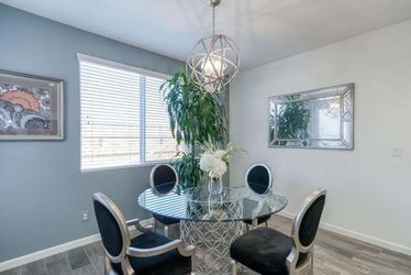 Caracole Dining Room Table And Chairs 