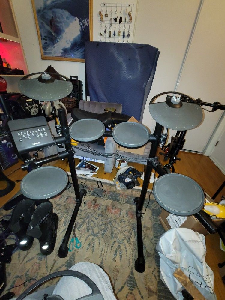 Yamaha DTX 7 Piece Drum System
